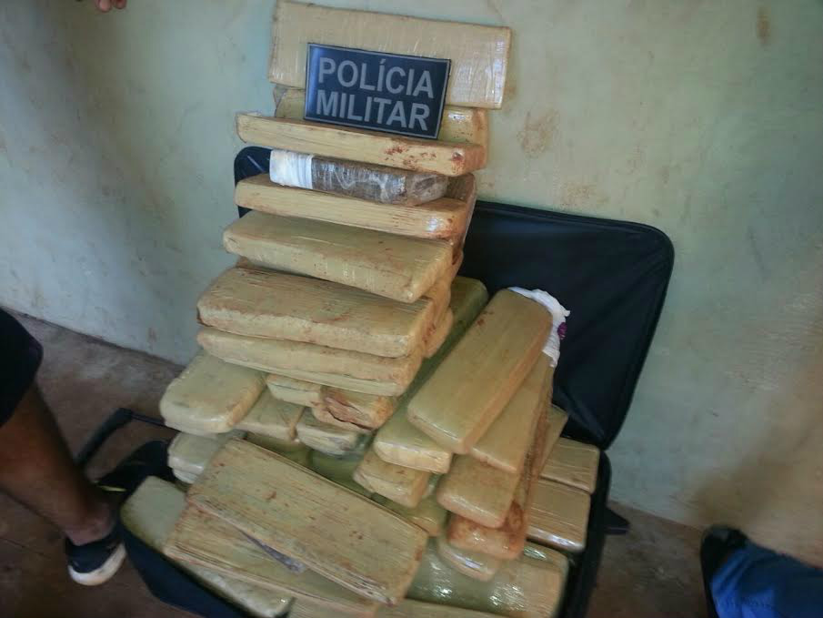 Droga apreendida pela polícia MilitarFoto: Cido Costa