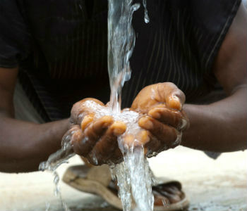 Direito à água a ao saneamento. Foto: Banco Mundial