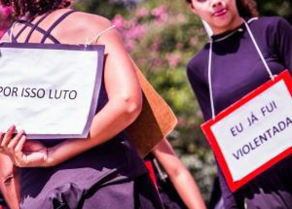Participantes de ato unificado pelo fim da violência contra a mulher, realizado em São Paulo. Foto: Flickr CC/Mídia Ninja