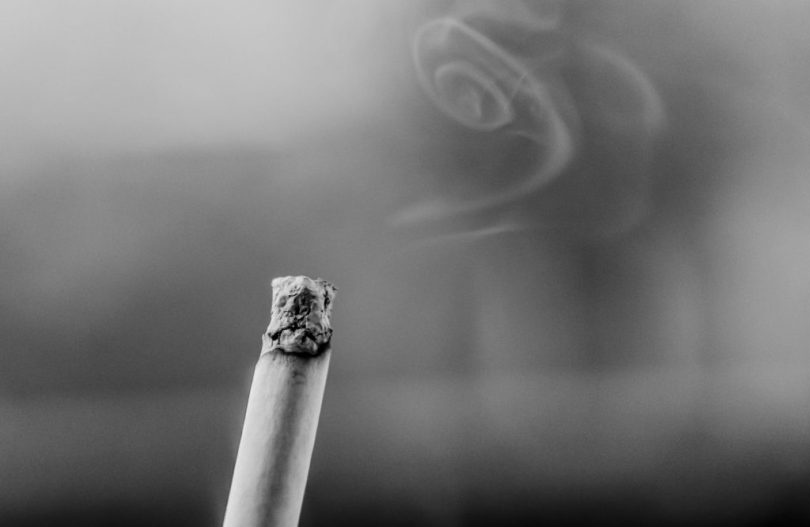 Tabaco é único produto de consumo legal que mata até metade de seus usuários habituais. Quase 6 milhões de vidas são perdidas por ano devido a doenças relacionadas à substância.