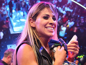 Vanessa no palco (Foto: Camila Serejo / TV Globo)
