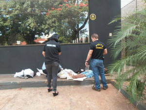 Corpo foi encontrado na calçada no centro de Douradosfoto - CIDO COSTA/DOURADOSAGORA