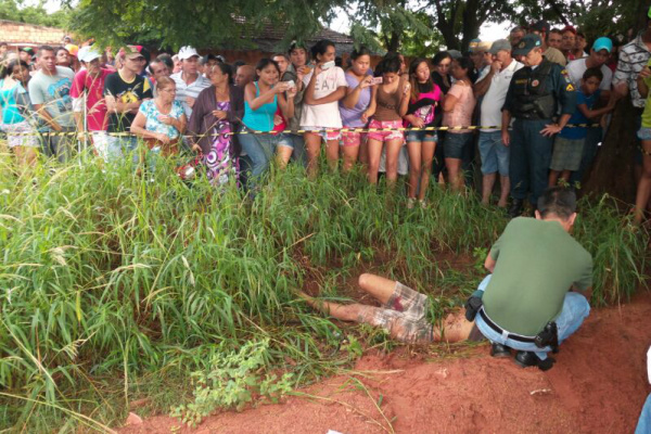 Semana passada um amigo de Fernando também foi morte a facadas A polícia investiga se há ligação entre os dois assassinatos. (Foto: Cido Costa)