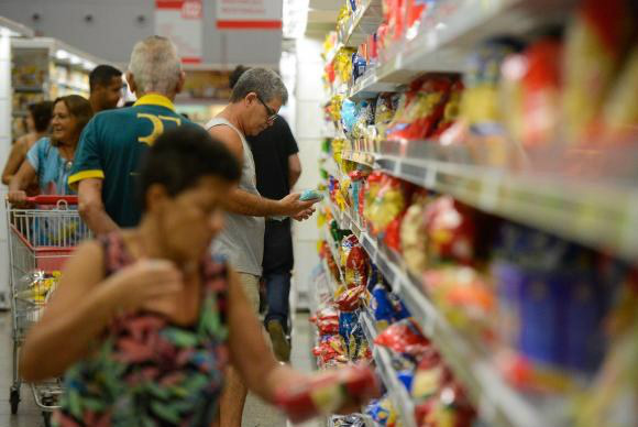 Segundo analistas, inflação deve encerrar o ano em 4,12%Tânia Rêgo/Agência Brasil