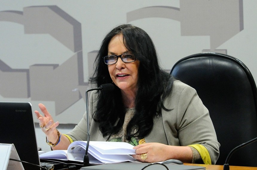 Senadora Rose de Freias (PMDB-ES), autora da proposta que amplia a licença-maternidade para 180 dias e permite o compartilhamento de até 60 dias com o cônjugeGeraldo Magela/Agência Senado