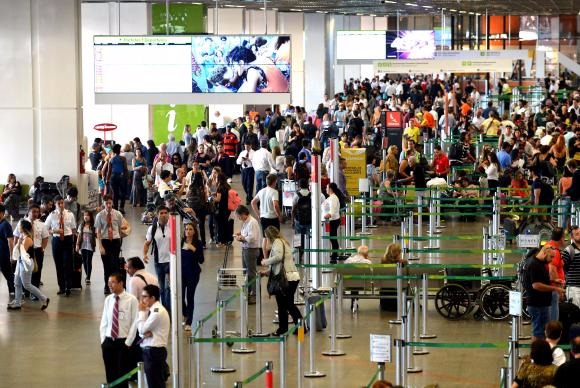 Passageiros no saguão do Aeroporto Internacional Juscelino Kubitscheck, em BrasíliaJosé Cruz/Arquivo/Agência Brasil