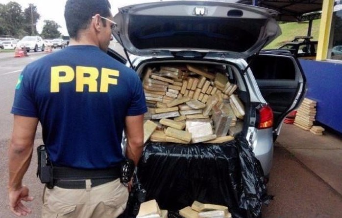Operação combate o narcotráfico na fronteira.