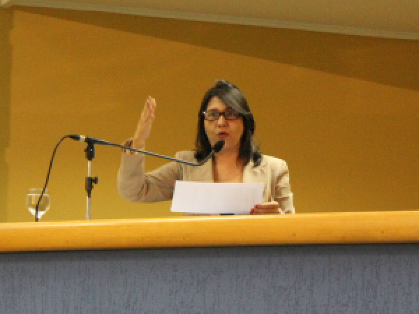 Vereadora Luiza Ribeiro (PPS) afirmou em pronunciamento na Câmara Municipal de Campo Grande, ontem, que o prefeito Gilmar Olarte já nomeou 1266 cargos comissionados, sem concurso público, até maio desse ano.