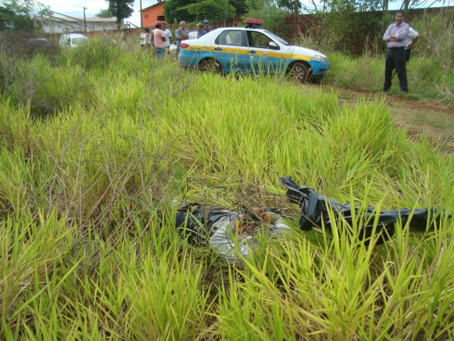 Corpo do segundo colombiano morto em Dourados em 20 dias foi encontrado num terreno - foto: Cido Costa/Douradosagora