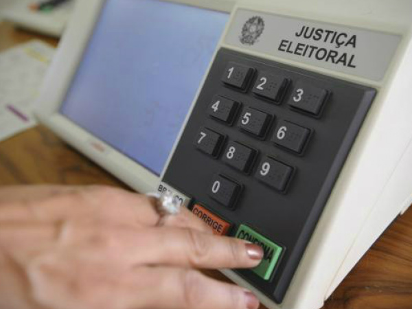 Os candidatos vão disputar os votos de 141,8 milhões de eleitores, 6 milhões a mais que 2010. (Foto: Divulgação)