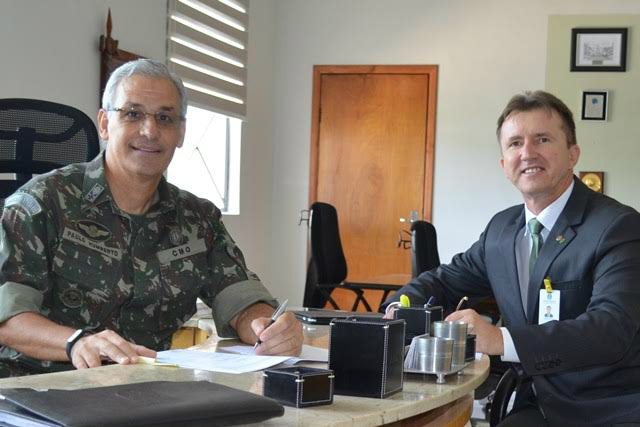  Instituto Federal de Mato Grosso do Sul (IFMS) e o Comando Militar do Oeste (CMO) assinaram acordo de cooperação 