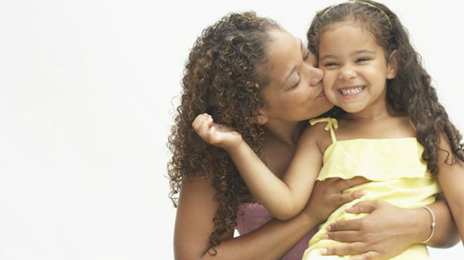 Área do cérebro cresce duas vezes mais rápido em crianças cujas mães demonstravam afeto e apoio emocional