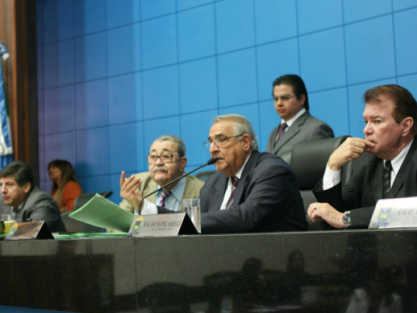 Jerson Domingos (centro) desistiu de tentar um novo mandato de deputado estadual.Foto: Divulgação