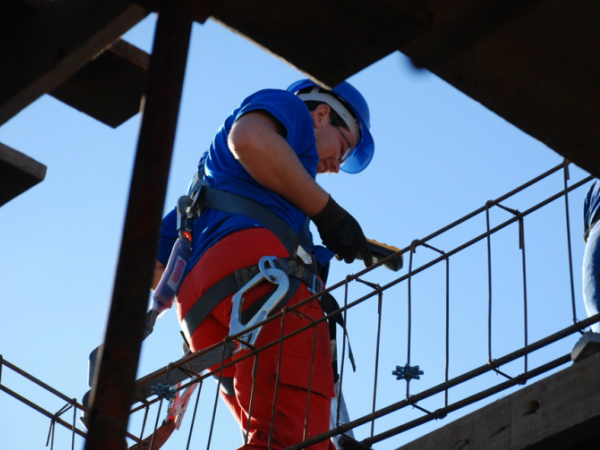 Setor de construção civil é um dos maiores responsáveis pelo grande número de acidentes de trabalho no país 
