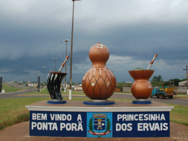O município cresceu de forma harmoniosa com o país vizinho Paraguai, no qual mantém uma pacifica convivência, com a quinta economia do Estado  de Mato Grosso do Sul. (Foto: Divulgação)