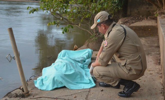 Foto: Angela Bezerra / Edição de NotíciasBombeiros foram acionados, mas pescador já estava sem vida