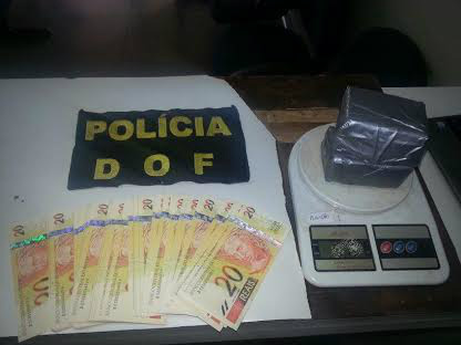 Com uma menor, o DOF apreendeu cocaína e R$ 4 mil em moeda falsaFotos: DOF