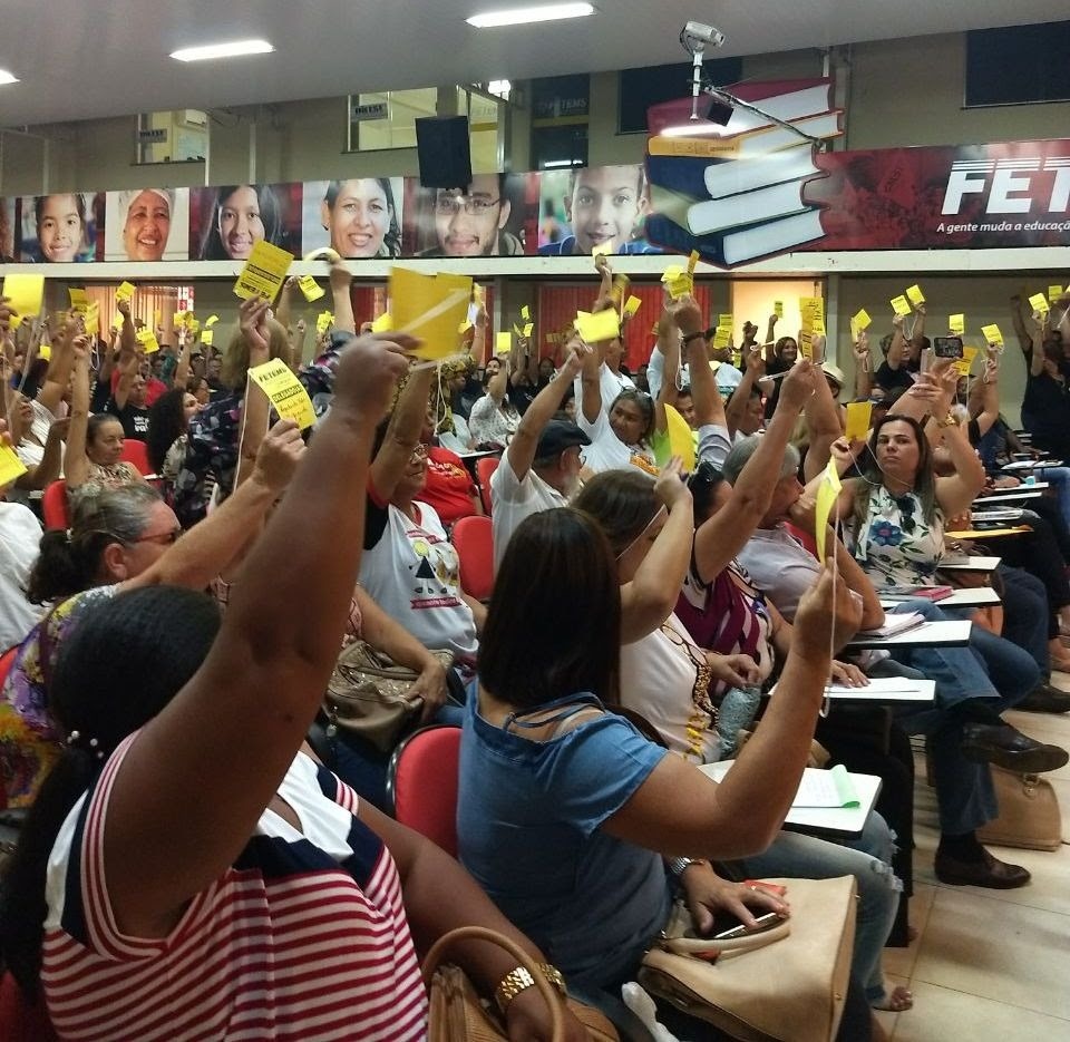  Dourados esteve presente na assembleia estadual da categoria e encaminhou por grevefoto: SIMTED Dourados
