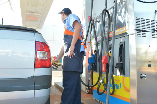 O menor preço encontrado na gasolina em Dourados (R$ 3.690 ) é 0,18 centavos mais barato que o preço médio praticado nos postos em Dourados.foto - Marcos Ribeiro