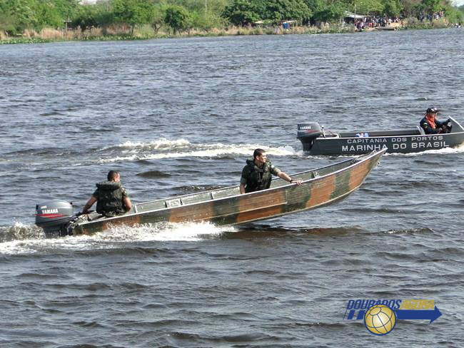 Buscam continuam no rio Paraguai; onze pessoas ainda estão desaparecidas (Foto: Divulgação)