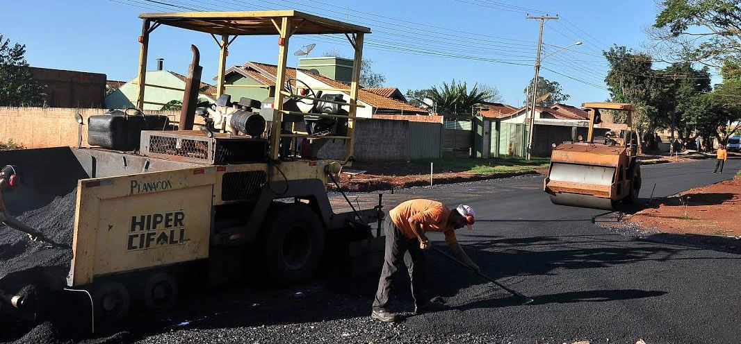 Usuários de ruas do Nova Dourados estão felizes com o asfalto