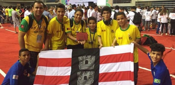 Brasileiros de escola pública ganham 1º lugar em copa de robótica na China