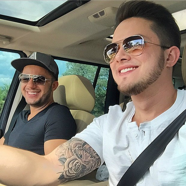 Cristiano Araújo com o empresário Vitor Leonardo (Foto: Reprodução / Instagram)