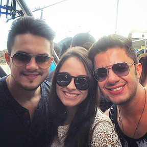 Vitor Leonardo com Allana Moraes e CristianoAraújo (Foto: Reprodução / Instagram)