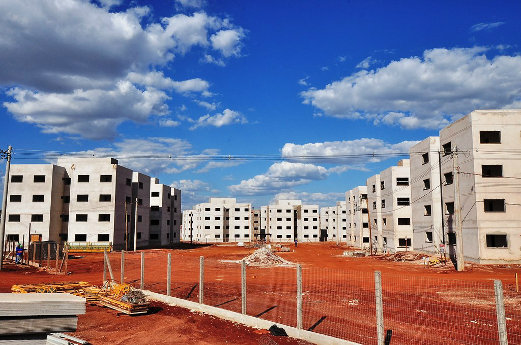 Foto: A. Frota Residencial Roma ganhará mais 288 apartamentos; Prefeito Murilo trabalha para reduzir o déficit habitacional em Dourados