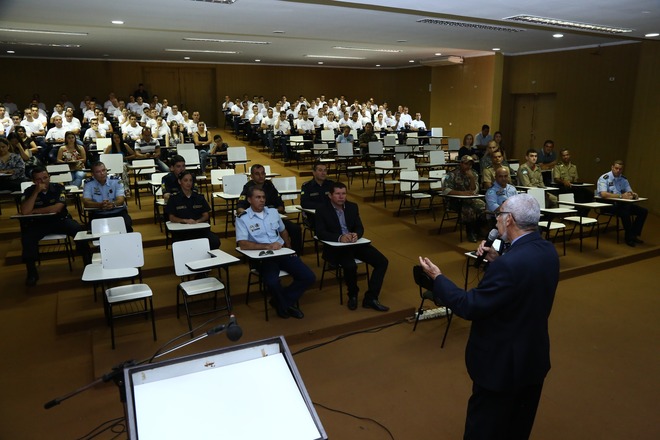  Secretário Upiran Gonçalves ministrou palestra aos futuros guardas municipaisFoto: A. Frota