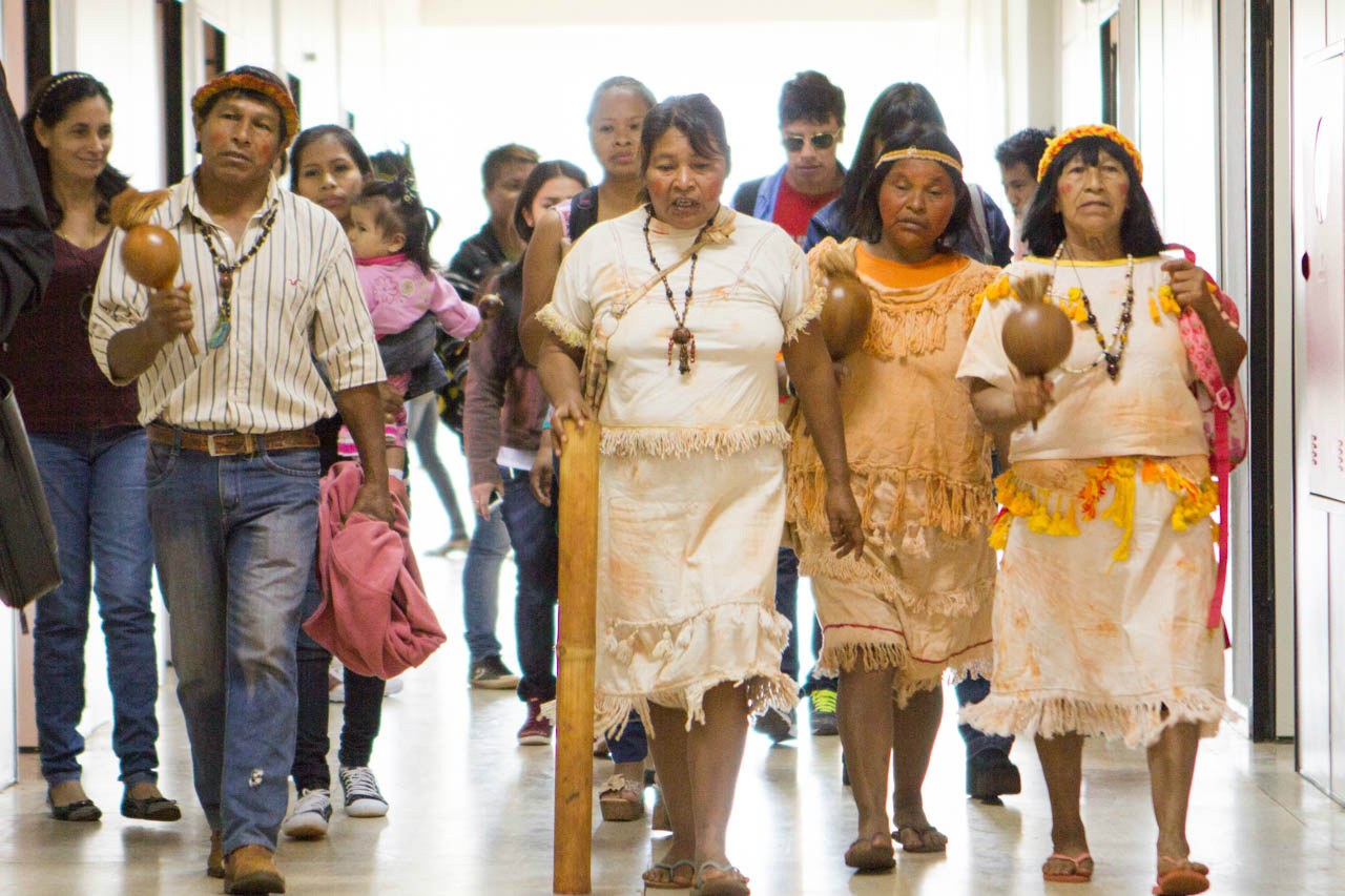 Etnias indígenas batizam e abençoam o novo prédio da Faculdade Intercultura Indígena da UFGD (Foto: Divulgação)