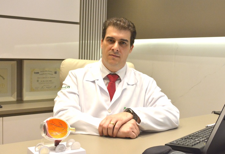 Médico oftalmologista Guilherme Aprigliano Bonini  