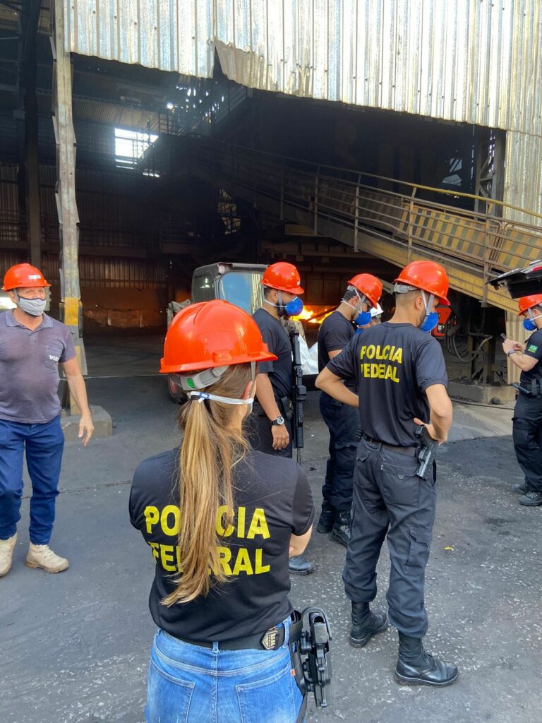 Polícia Federal incinera 670 kg de cocaína em Corumbá