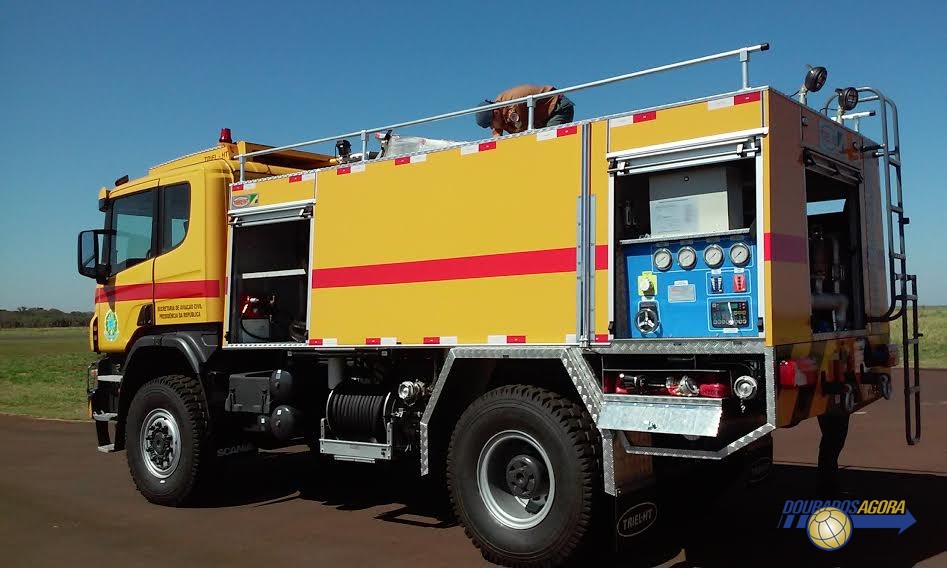 Viatura 'zero' dará suporte ao veículo ano 84 dos bombeiros no aeroporto
