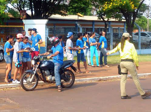 Escola Álvaro Brandão reforça ação por segurança no trânsito