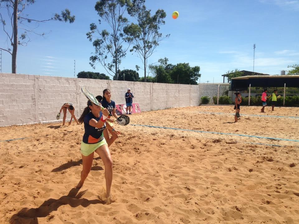 Final do Estadual do beach tennis tem 63 duplas na disputa em Bonito
