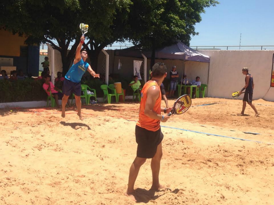 Final do Estadual do beach tennis tem 63 duplas na disputa em Bonito