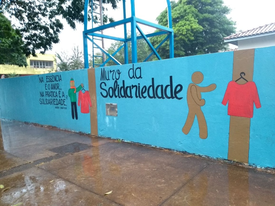 Projeto solidário de escola ajuda entidades assistenciais