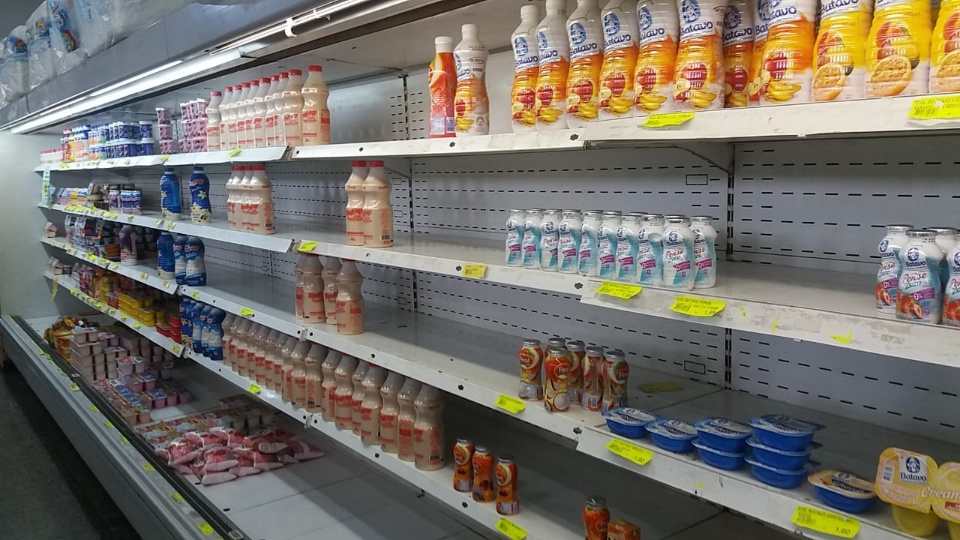Perecíveis começam a faltar nos supermercados de Dourados
