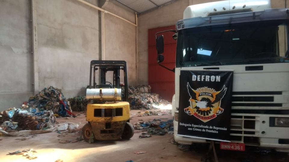 Polícia fecha entreposto de drogas em barracão de recicláveis