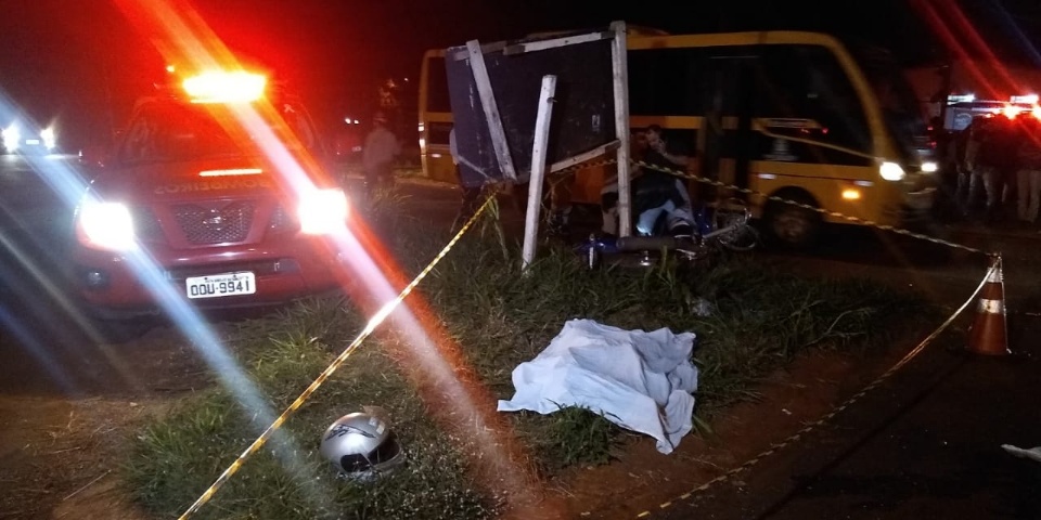 Motociclista morre em colisão contra ônibus na MS-156