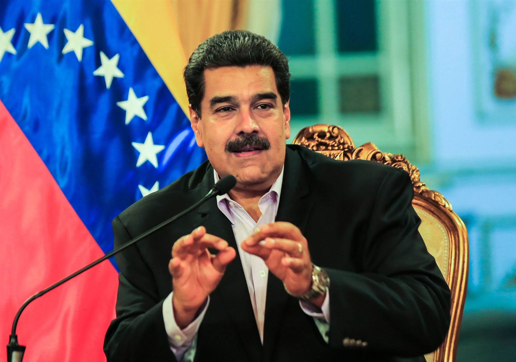 Maduro busca diálogo e acusa Trump de ordenar sua morte