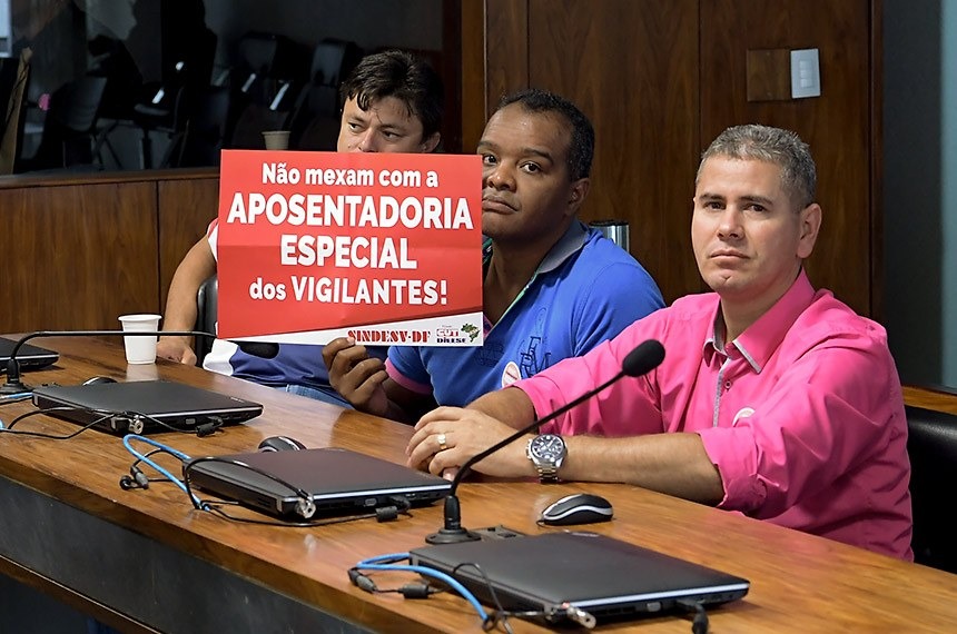 Trabalhadores participaram de audiência pública promovida pela Comissão de Direitos HumanosWaldemir Barreto/Agência Senado