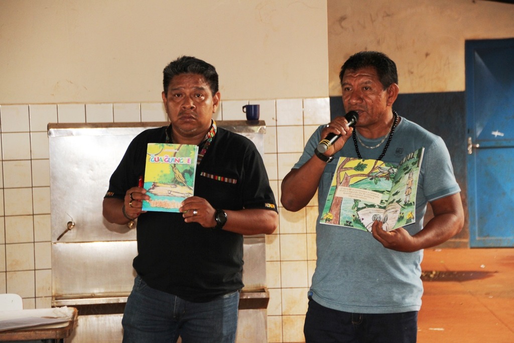Professores lançam livros nas línguas Guarani e Terena