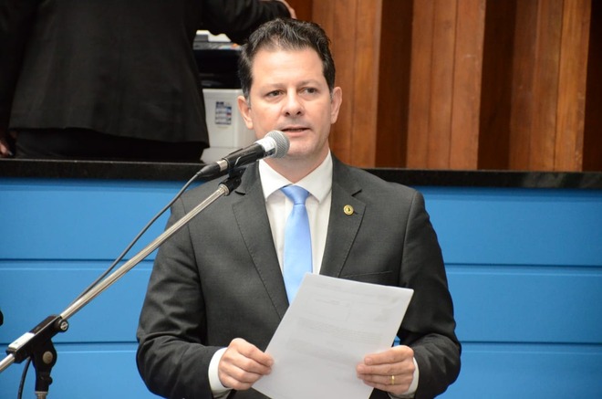 Deputado Renato Câmara cobrou uma ação mais efetiva da Prefeitura de Dourados para acabar com os recorrentes problemas no sistema de iluminação da avenida Guaicurus