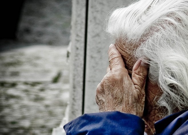 Na medida em que a população mundial envelhece, a expectativa é de que o número de pessoas que vivem com demência triplique até 2050, segundo a OMS. Foto: EBC/Eduardo Bovo
