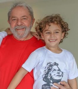Morre em decorrência de meningite neto de Lula