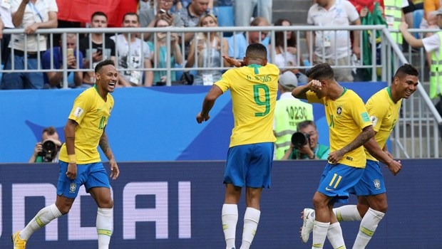Brasil vence México por 2x0 e avança para quartas de final