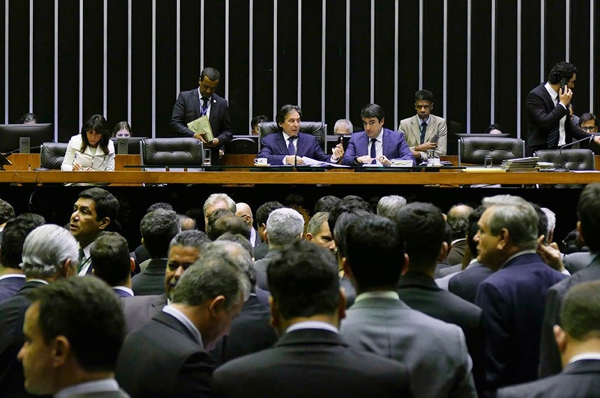 Eunício Oliveira preside a Sessão do Congresso em que os parlamentares aprovaram a LDO para 2019 e créditos suplementares ao OrçamentoRoque de Sá/Agência Senado›