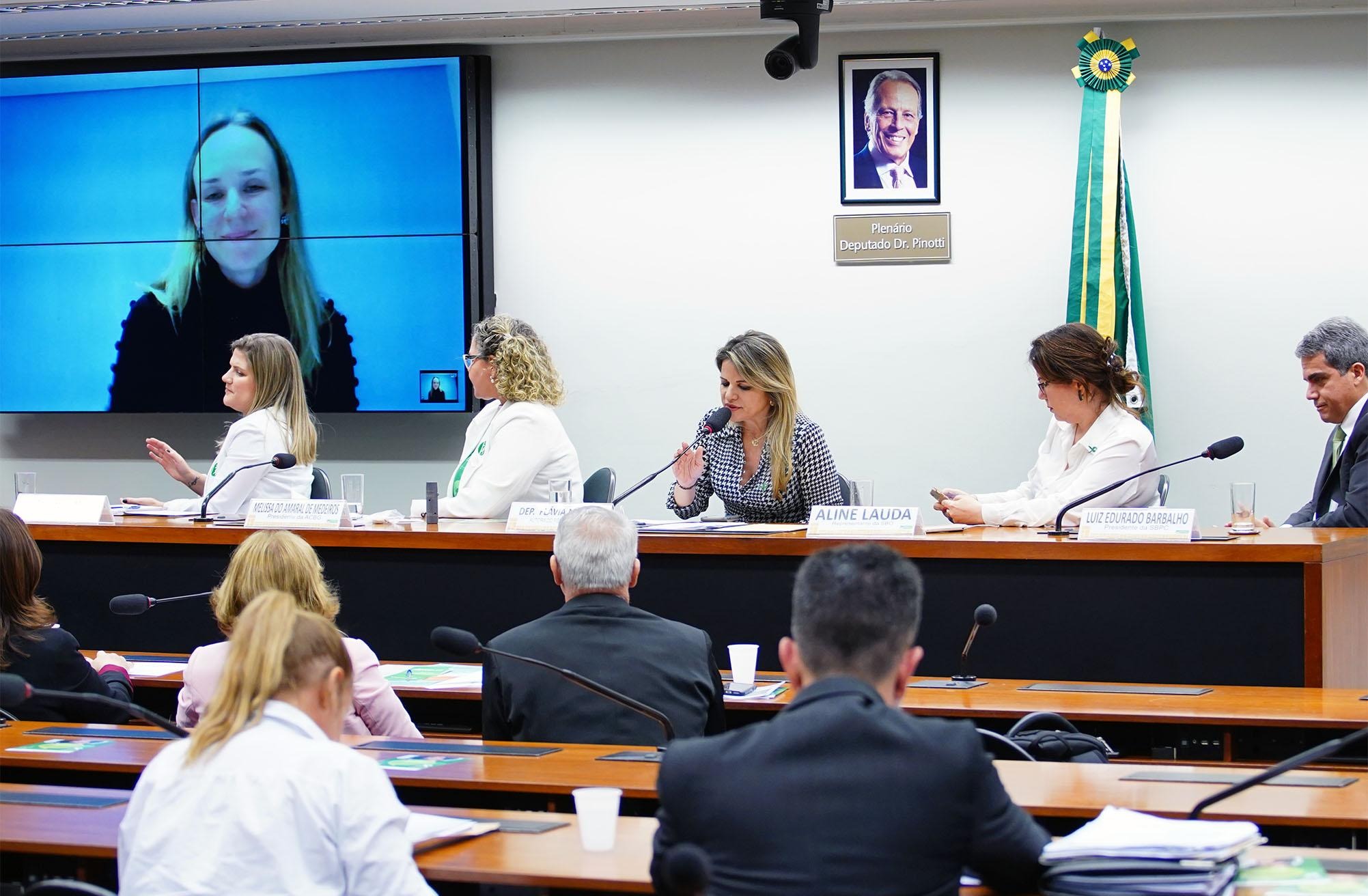 Will Shutter/Câmara dos Deputados / Audiência pública sobre a prevenção do câncer de cabeça e pescoço no paísComissão debate prevenção ao câncer de cabeça e pescoço, que atinge 40 mil pessoas por ano no Brasil